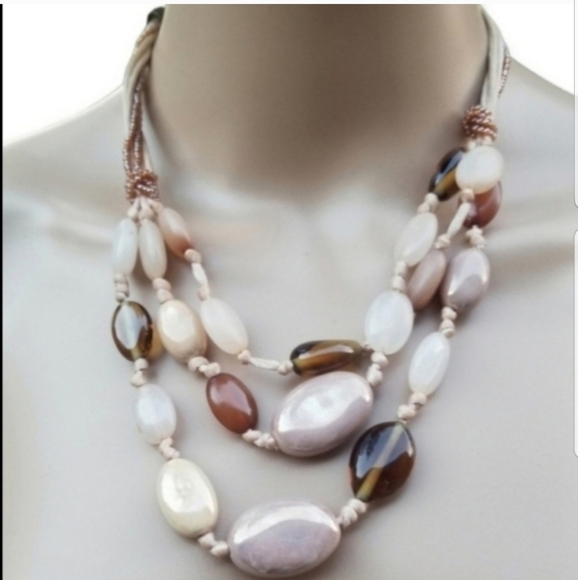 LAUREN CONRAD GLAZED CERAMIC & GLASS BEAD LAYERED NEUTRAL TONES NECKLACE - Picture 1 of 3